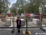 小S去伦敦看大S纪念长椅，公园在施工重新规划没看到长椅