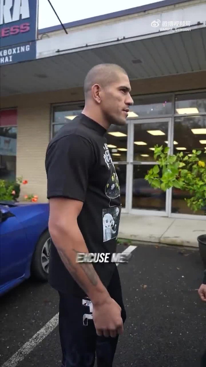 记者你靠什么谋生佩雷拉打人