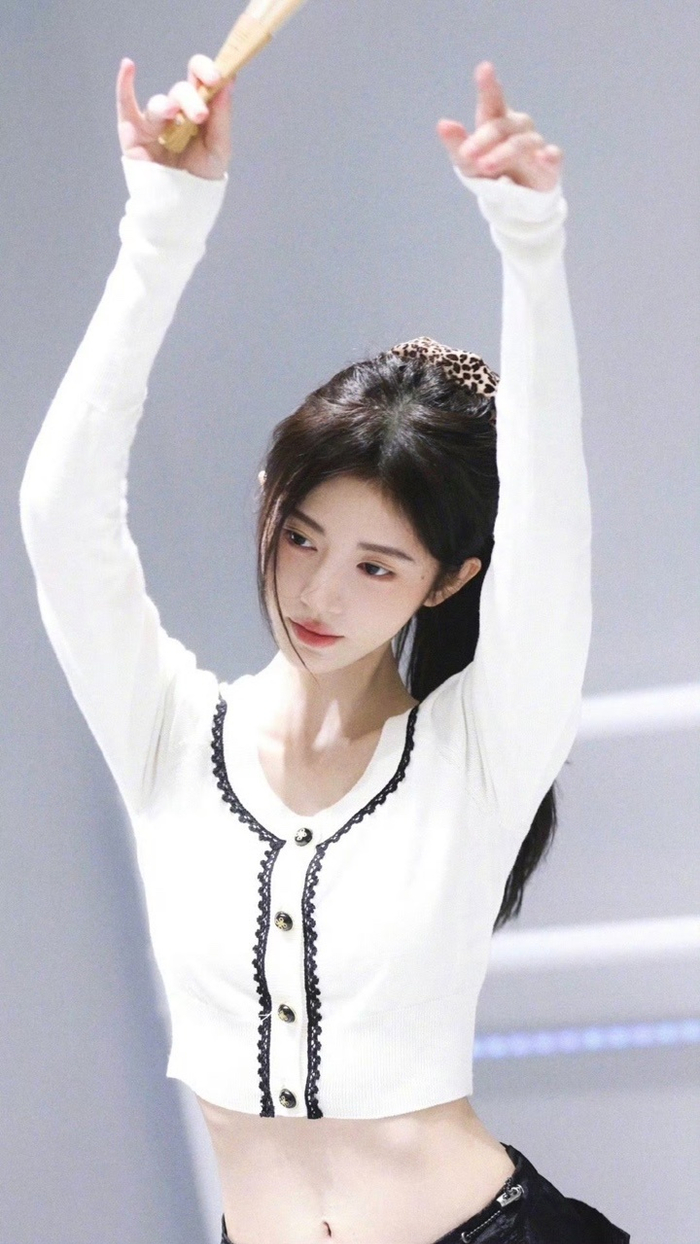 鞠婧祎练舞花絮图96,期待新的舞台见面!