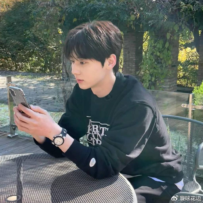 精选10个男友照达人韩星车银优黄旼炫让人好心动