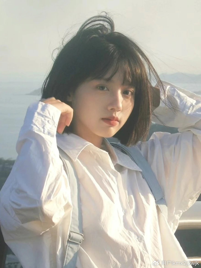 直发波波头搭配齐眉刘海,越看越心动|齐眉|发型|初恋_新浪新闻