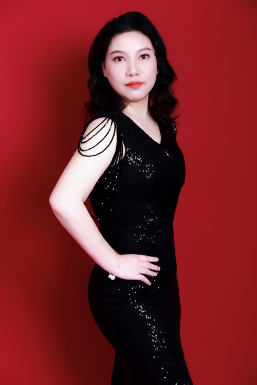 中老年平面模特王月秀:演绎岁月韵味,展现生活新风采