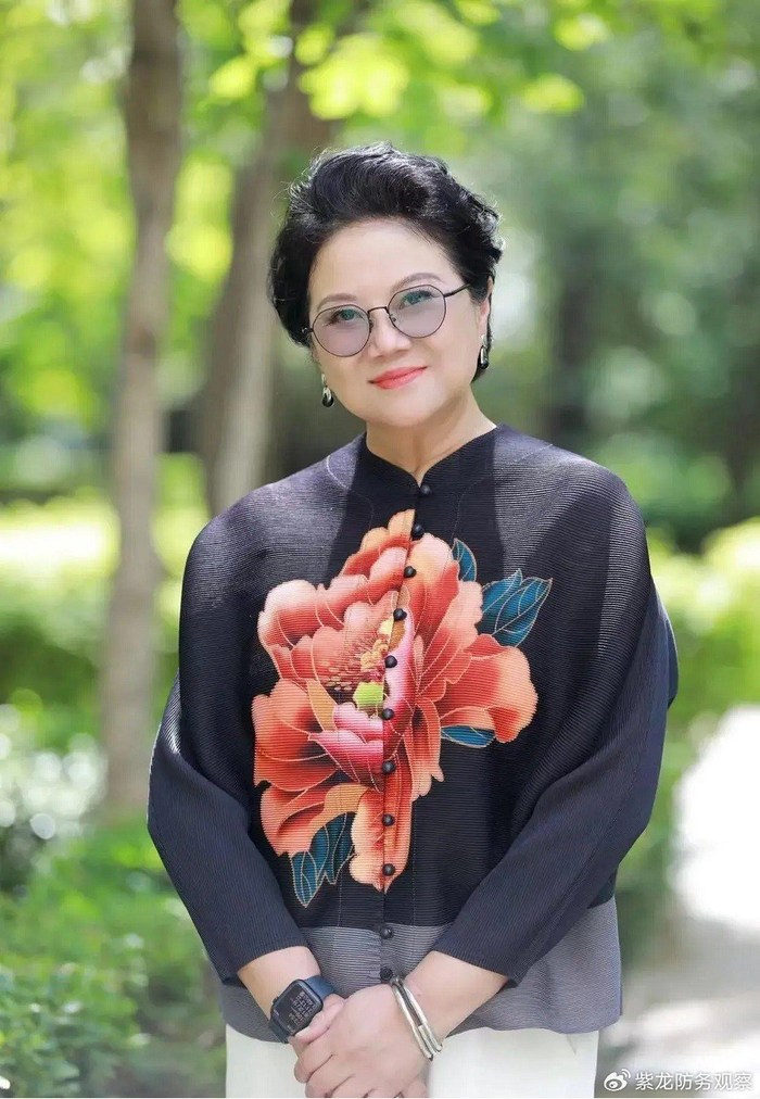 胡玫 于冬率电影《红楼梦》众主演 首次亮相 北京国际电影节 惊艳全场