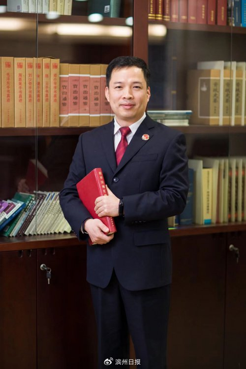 周文涛律师执法律之利剑,行大道之事
