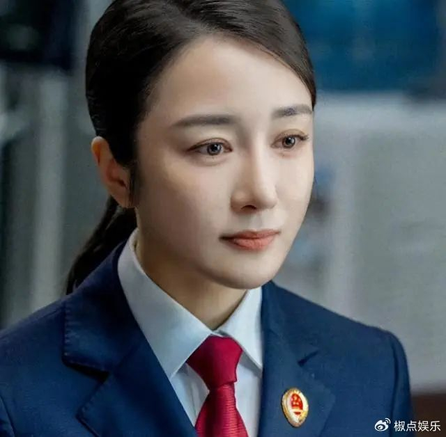 她曾是古装第一美人，被狗咬伤，又输官司，终于在40岁演坏人翻红|李依晓|叶璇|反派|演技|新洛神_新浪娱乐_新浪新闻