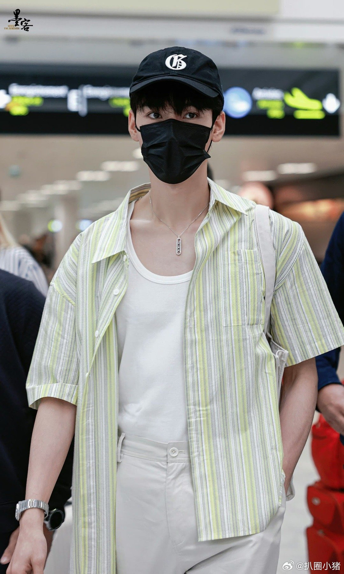 龚俊今天回国机场路透