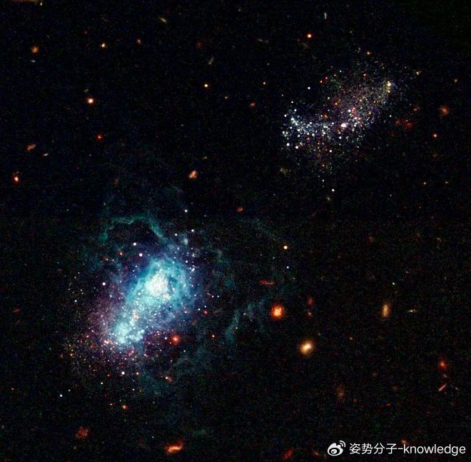 比如图像右上角的八角星,就是一颗恒星.