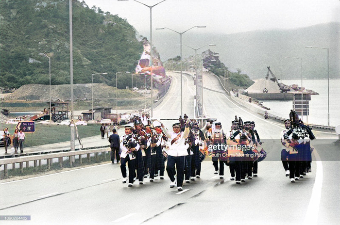 1978年5月5日，屯门公路开通 这是香港第一条高速公路……