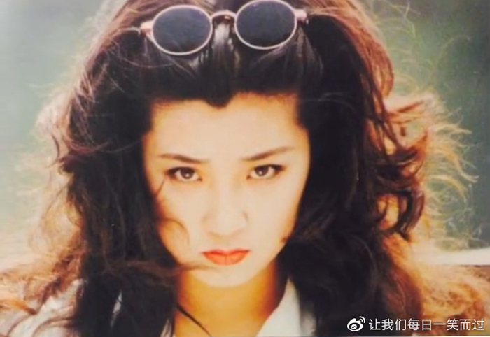 与张铁林相恋3年,未婚生女的侯俊杰,如今怎样了?