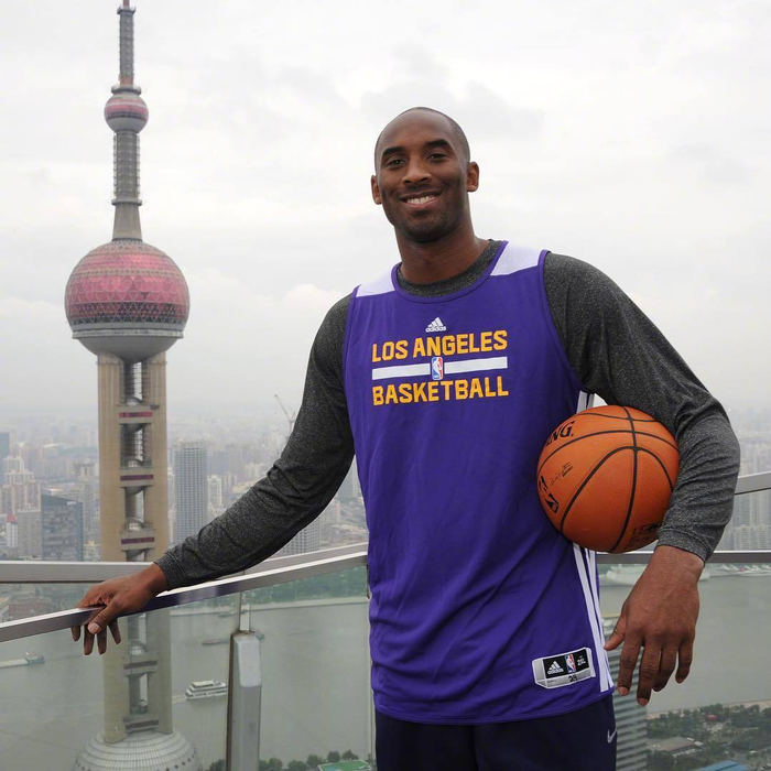 NBA巨星约基奇再创辉煌表现引领掘金队走向胜利