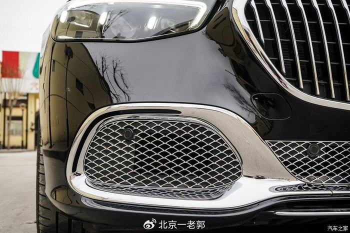 迈巴赫升级原厂680前脸格栅网原厂米色四座效果不一般