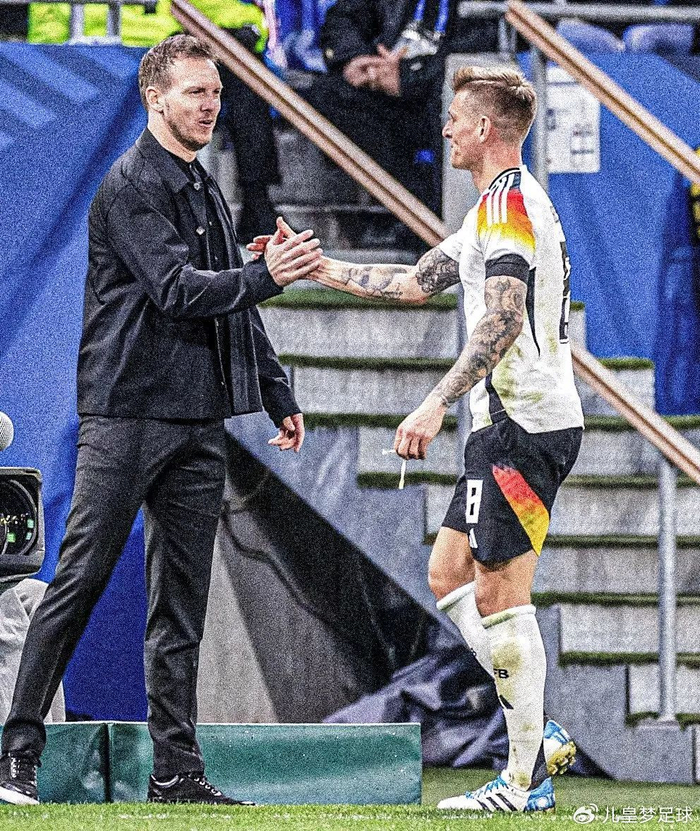 克罗斯将再续一年!|罗马诺|克罗斯|荷兰_新浪新闻