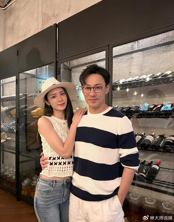 女儿格格正脸像爸爸,佘诗曼惊喜出镜|马来西亚|林峯|张馨月_新浪新闻