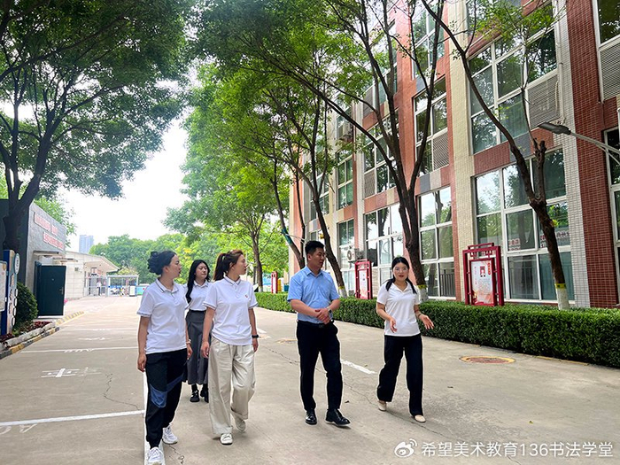 希望美术教育郑州地区校长尤健带领郑州地区教学总监许小娟及教师代表
