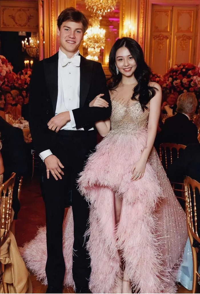 20岁要接管百亿家产,台湾省最美"星二代",差点毁