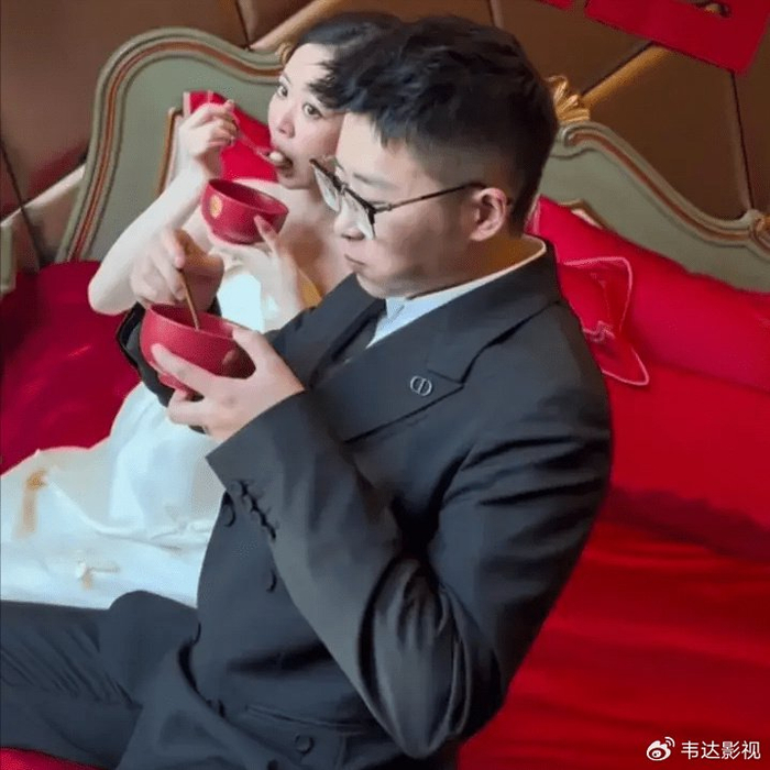 意尔康老板娘果然强势:新娘太普通被考验6年,订婚宴红包只发50|意尔康