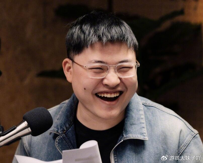 uzi透露卢本伟近况,财富自由正在享受生活,体重快赶上pdd了|财富