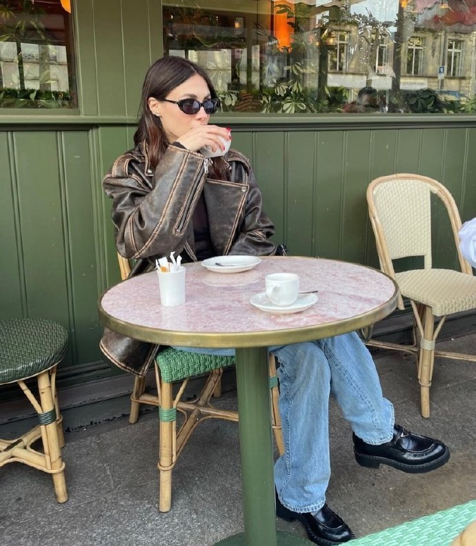 欧美时尚博主春夏随意松弛感穿搭