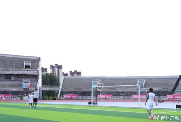 绿茵场点燃城市激情 青州队即将主场迎战经开队 小组赛关键一战全力争