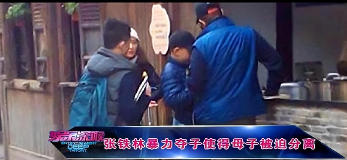 与张铁林相恋3年,未婚生女的侯俊杰,如今怎样了?