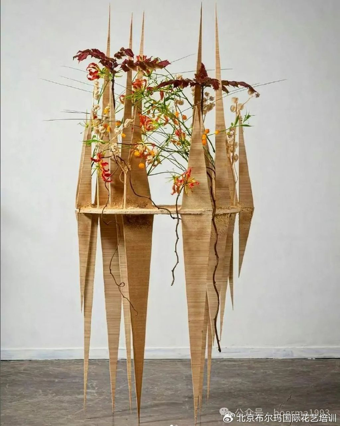 架构花艺是线条的艺术