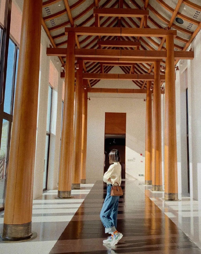 大表姐刘雯常用的人小景大的拍摄方法用好美照便能随便拍