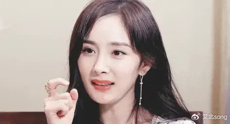 杨幂脸型的变化,是人尽皆知的事实.