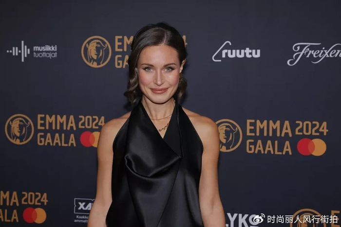 前芬兰美女总理彻底放飞穿全露背装走红毯惊艳如明星真放得开