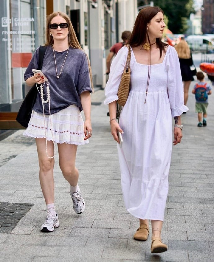 欧美街头路人穿搭街拍