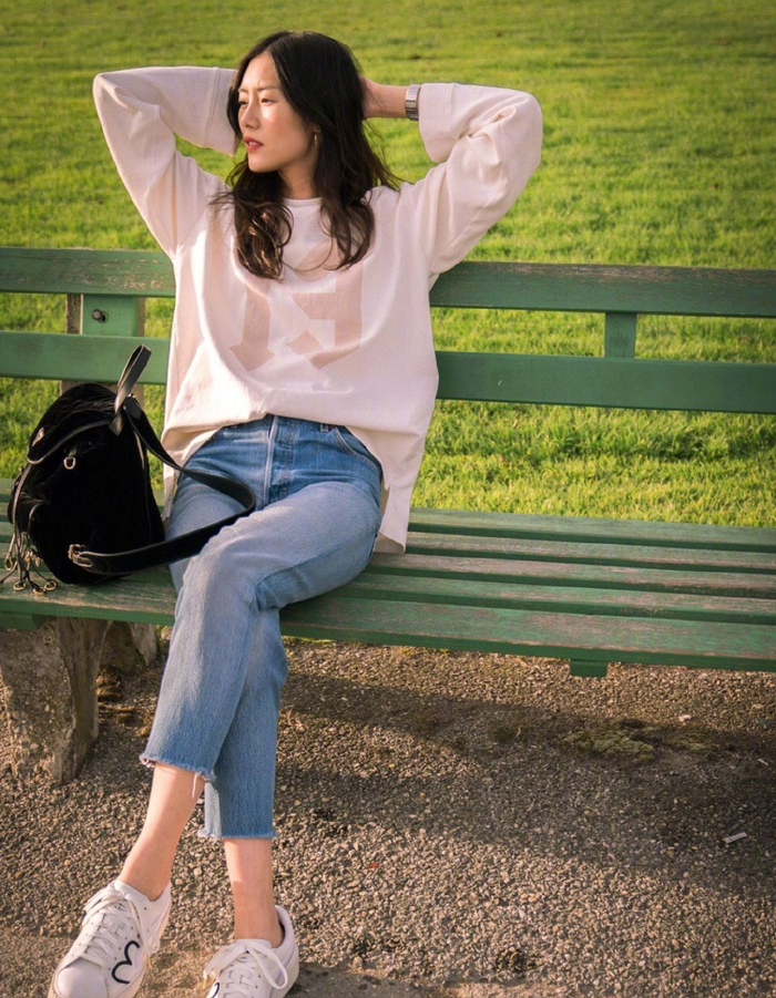 刘雯11个拍照姿势,拍照上镜自然又好看,行走的拍照教科书