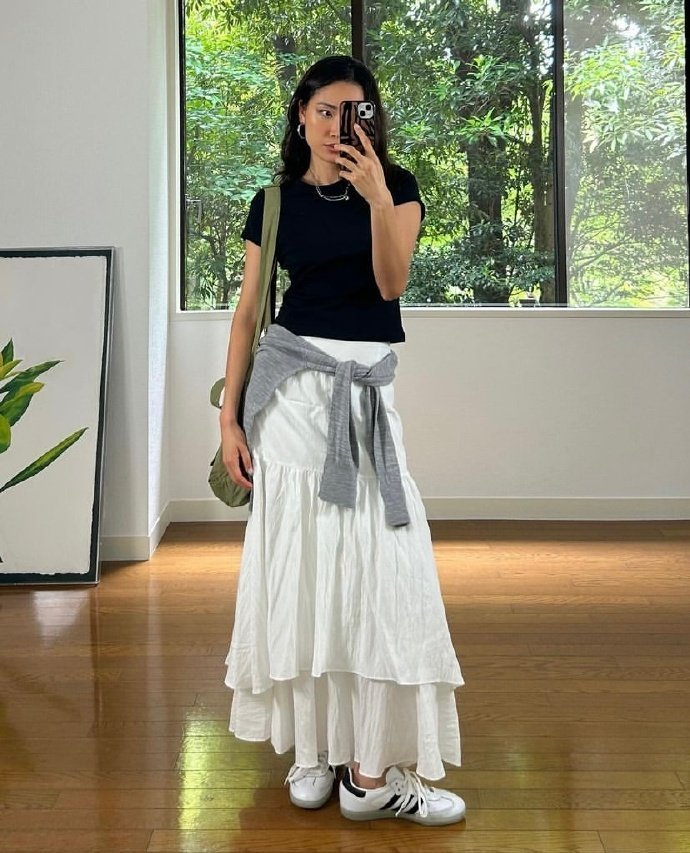 时尚博主emmajang简约高级日常穿搭