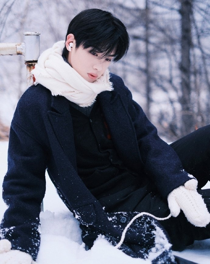 明星拍的雪景大片 黄明昊|杨超越|吴宣仪|朱正廷|周翊然|肖战|刘宇