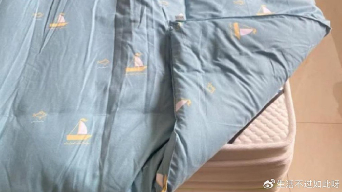床垫上切记再铺一层褥子？弄清原因后，难怪我总是睡得不舒服！