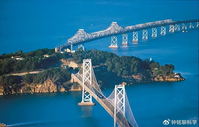 实力瞒不住了美国大桥被撞塌后外国网友赶紧找中国帮忙