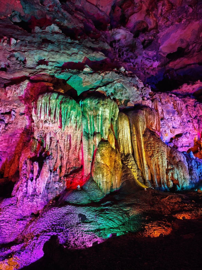 国家5a级景区酉阳桃花源人不多溶洞里不光是不热