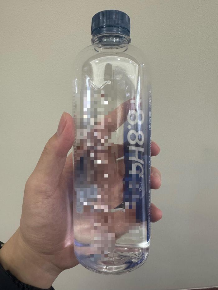 喝水的时候想起来昨天那个说自己18.3cm长…