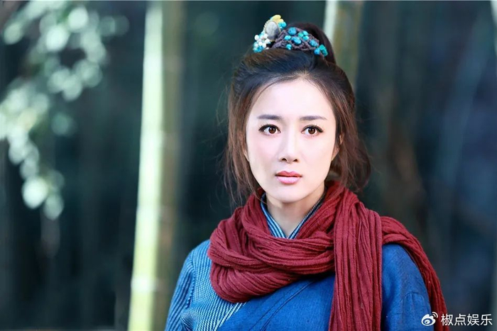 她曾是古装第一美人，被狗咬伤，又输官司，终于在40岁演坏人翻红__财经头条__新浪财经