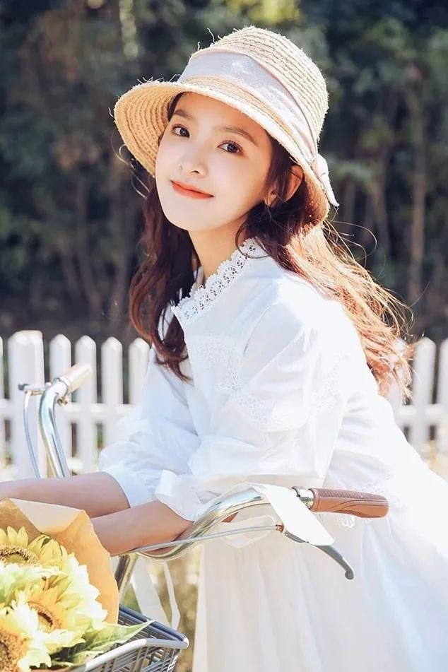 30个人像拍照姿势,摄影师都在用,拍照自然美美的