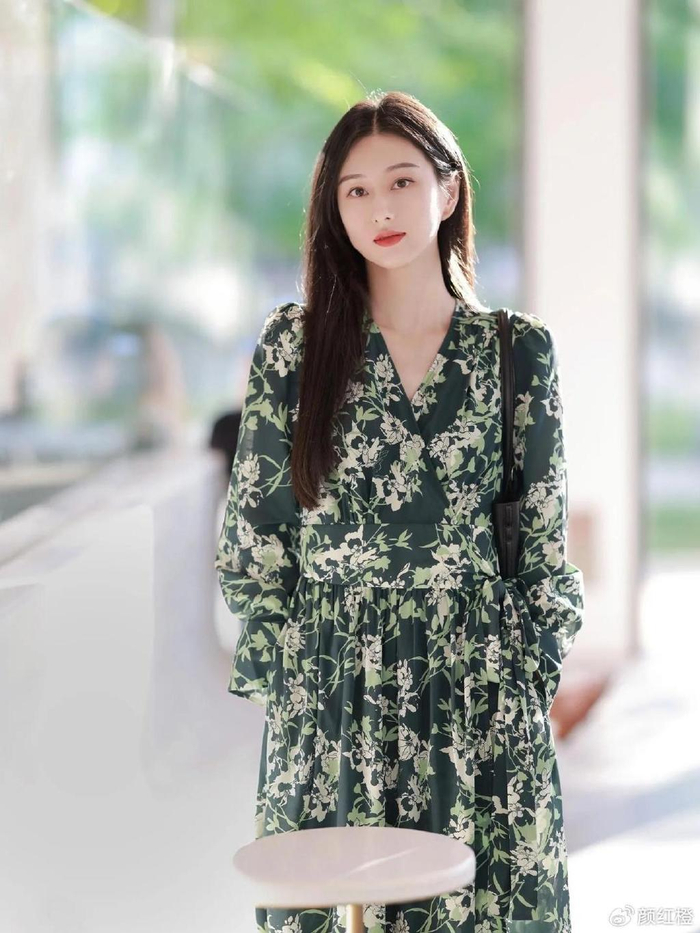 看了上海女孩的街拍,才明白什么是真正的"高级感",谁穿谁美!