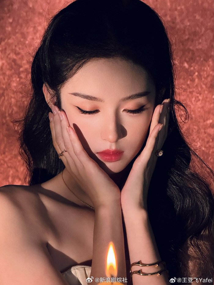 周也复古千金妆真的被也子惊艳到了美得像一幅油画