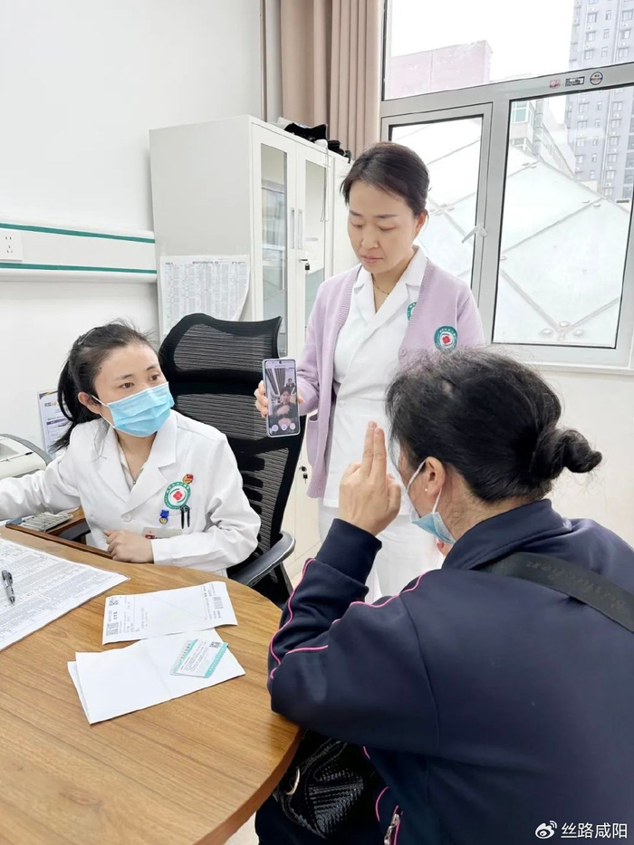 咸阳市中心医院同声传译让聋哑母女顺畅就医