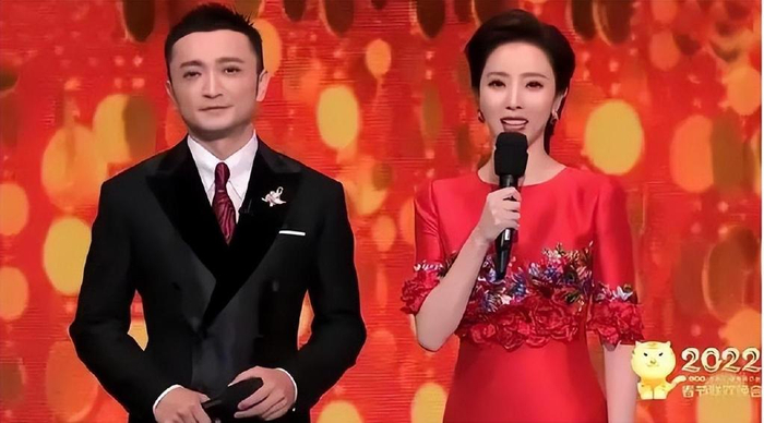 央视春晚的7位当红主持人,男帅女靓热度高,你喜欢哪几位?