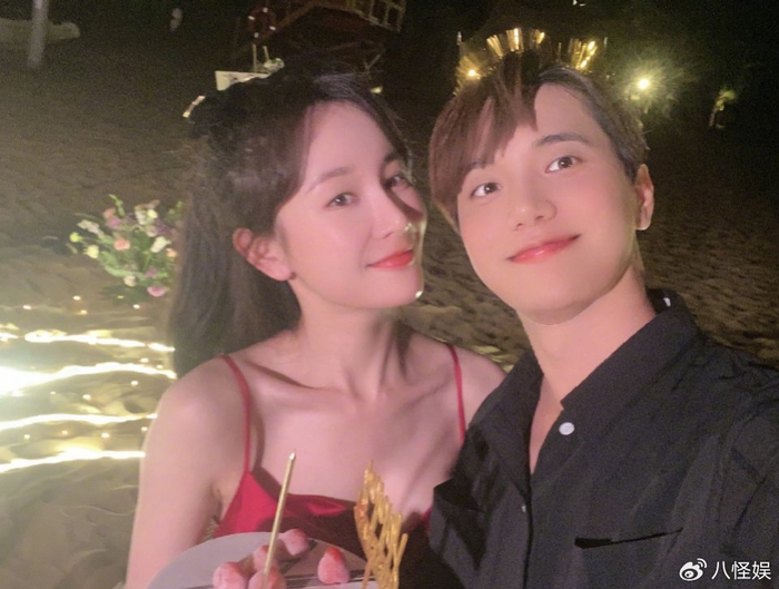 而在与其他网友互动时,张檬表示很希望生一个"小龙人",因为她和老公