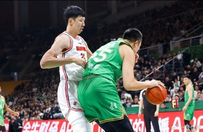 山东2换1报价贺希宁,周琦续约谈崩!多队争抢孙铭徽,郭艾伦续约