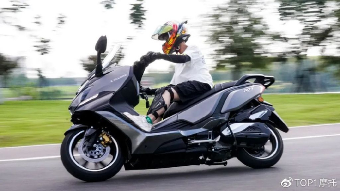 大踏板中的移动大沙发赛科龙rt3旅行版实测太适合跑长途了