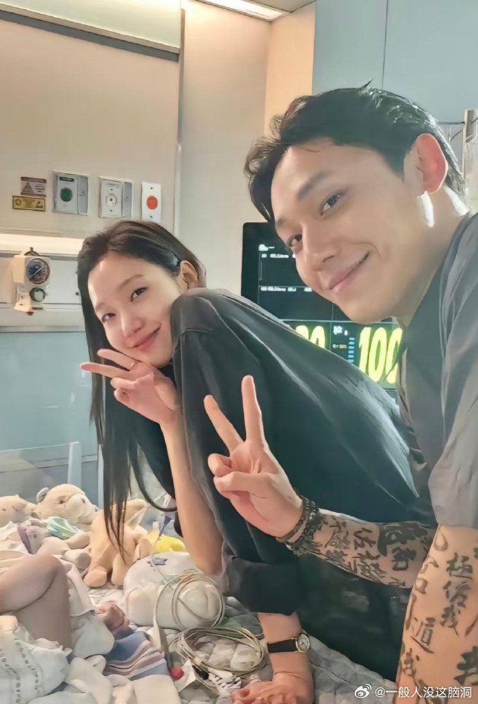 像什么此前让new jeans偷中国春节和造纸术,让blackpink的金智秀偷