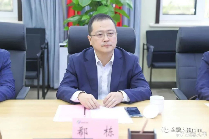 内蒙古分行纪委副书记,纪委办主任张学军,任江西分行纪委书记;曾任