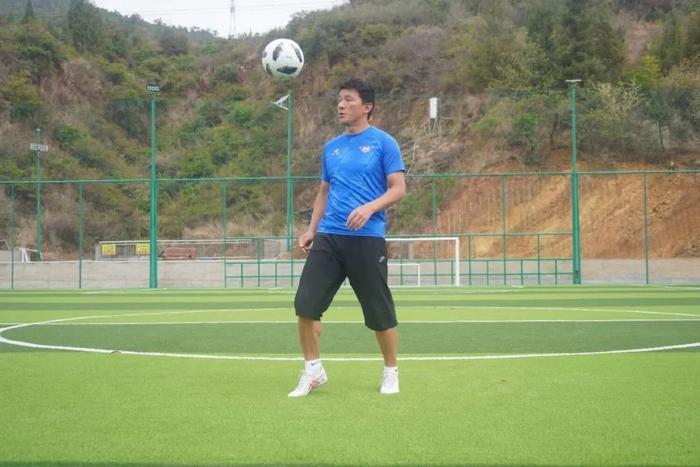 (吴星 摄)他就是备受丽江广大球迷喜爱的职业球员高福荣