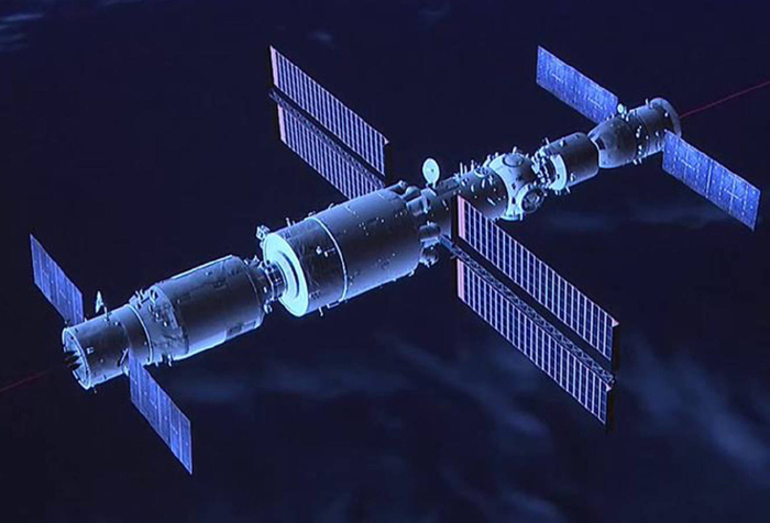 多次被撞,神舟十七号出舱:将修复空间站太阳翼,挑战难度多大?