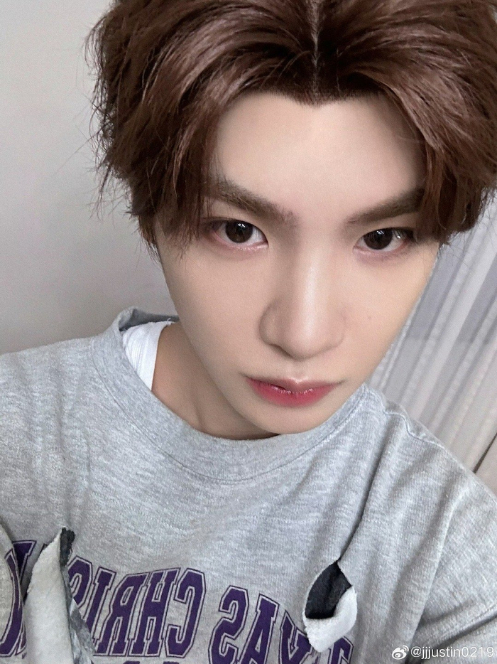 点击查收黄明昊新鲜自拍__财经头条